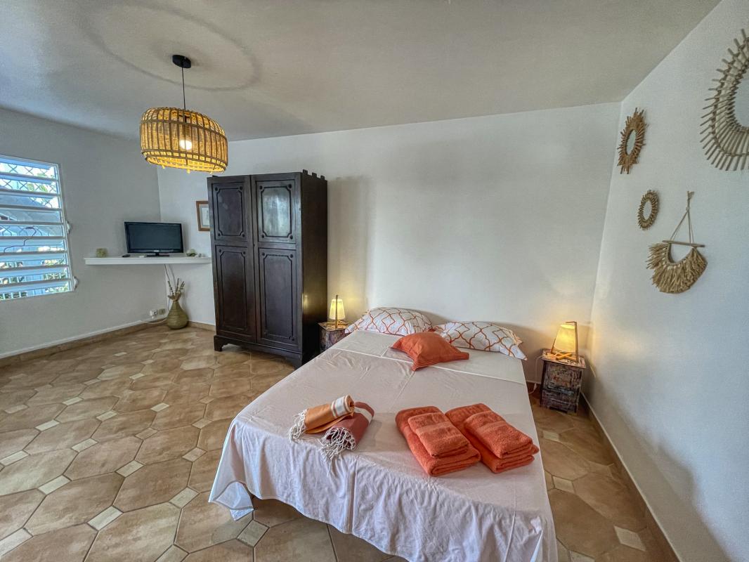 A louer villa vue mer le moule Guadeloupe-chambre-34